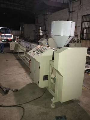 Wysokiej wydajności maszyna do wytłaczania włókien PVC i maszyna do wytłaczania włókien plastikowych